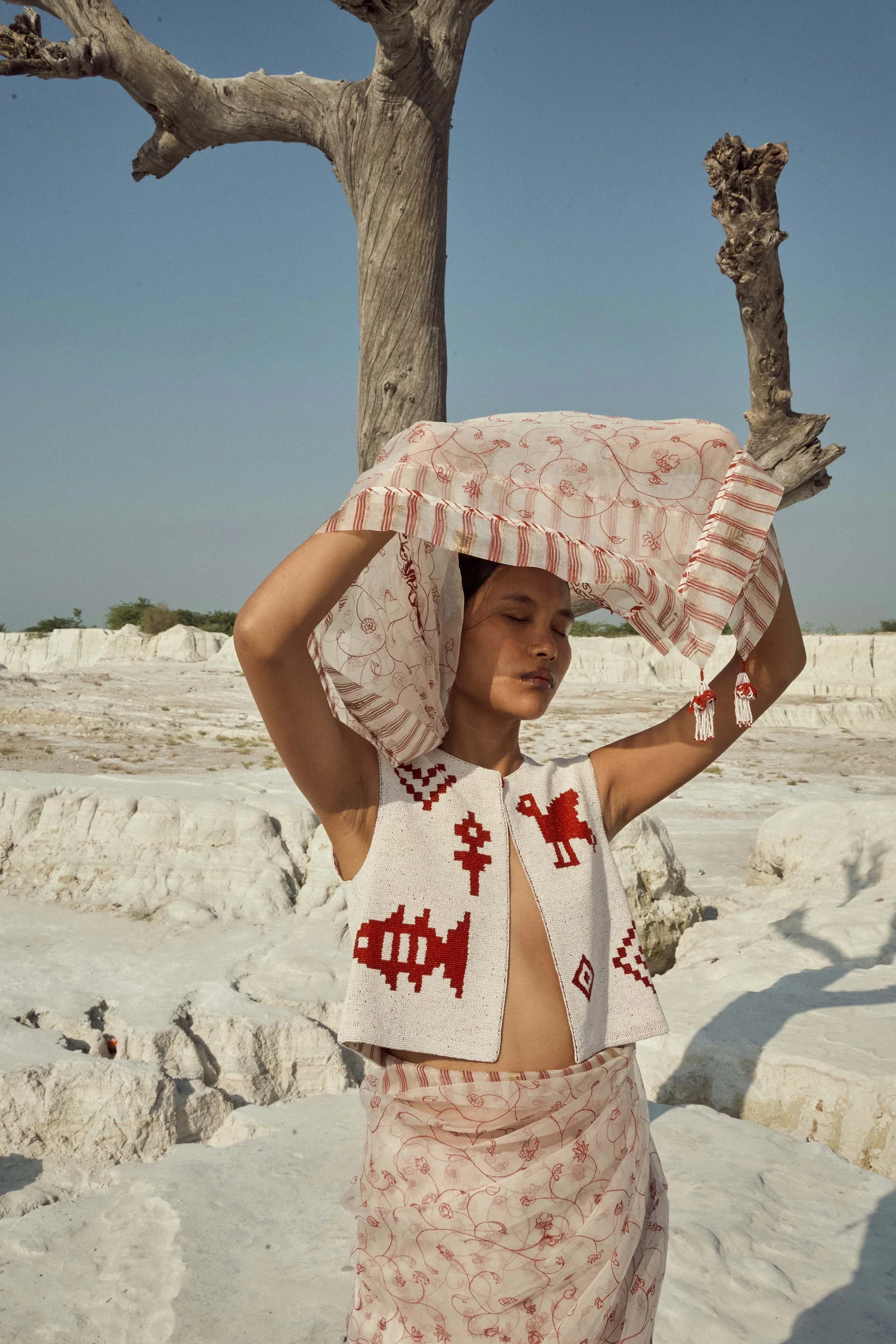 Wuna Beaded Vest - Image 3